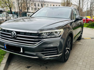 Volkswagen Touareg foto 1