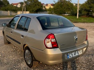 Renault Clio Symbol foto 3