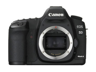 Продам б/у Canon 5d Mark II + GRIP + Sigma 24-70mm F2.8 IF EX DG + Canon EF 50mm F1.8 II