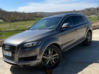 Audi Q7 фото 1