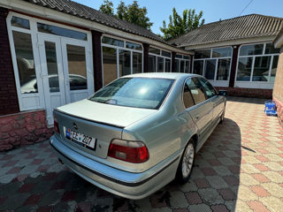 BMW 5 Series foto 4