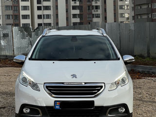 Peugeot 2008 foto 2