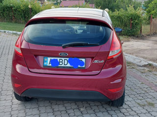 Ford Fiesta foto 3