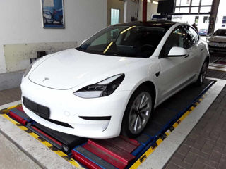 Tesla Model 3 foto 1