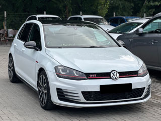 Chirie Volkswagen Golf GTI foto 1