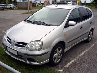 Nissan Almera Tino foto 1