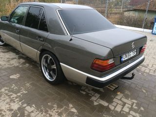 Mercedes Series (W124) foto 3