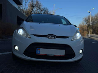 Ford Fiesta foto 7