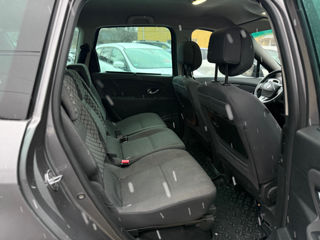 Renault Grand Scenic foto 16