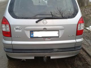 Opel Zafira foto 2