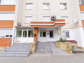 Apartament cu 2 camere, 75 m², Centru, Chișinău foto 16