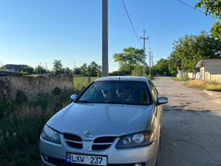 Nissan Almera foto 8