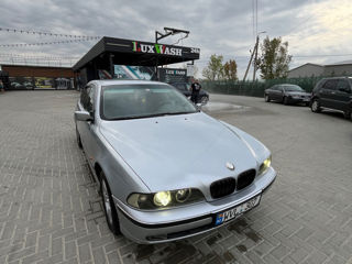 BMW 5 Series foto 6