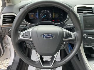 Ford Fusion foto 11