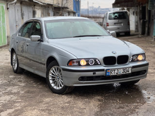 BMW 5 Series foto 2