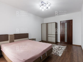 Apartament cu 2 camere, 100 m², Centru, Chișinău foto 4