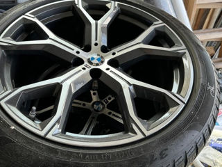 Set complet BMW X5, X6, r21 315/35/21 și 275/240/21 Pirelli Dot 2019 pentru iarnă.