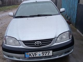 Toyota Avensis foto 3