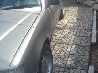 Mercedes Series (W124) foto 2