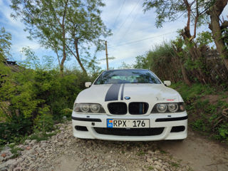 BMW 5 Series foto 2