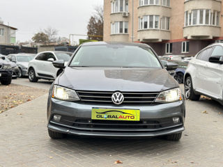 Volkswagen Jetta foto 2