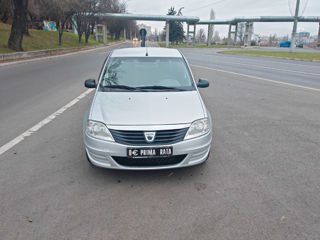 Dacia Logan foto 2