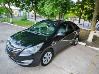 Hyundai Solaris foto 8