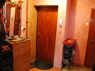 Urgent -urgent.se vinde apartament cu 3 odai (50 m2) apartament calduros (Posibil si in rate ..) foto 7