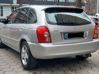 Mazda 323 foto 4