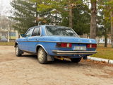 Mercedes Series (W123) foto 5