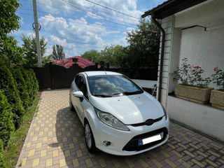 Ford Fiesta foto 5