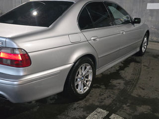 BMW 5 Series foto 8