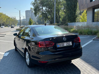 Volkswagen Jetta foto 2