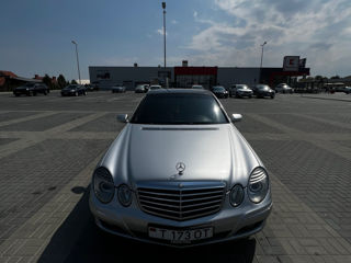 Mercedes E-Class foto 2