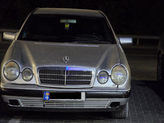 Mercedes E-Class foto 2