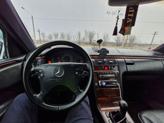 Mercedes E-Class foto 8