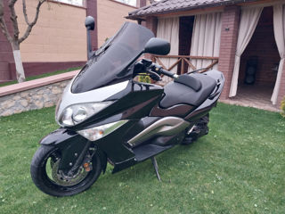 Yamaha T max foto 2