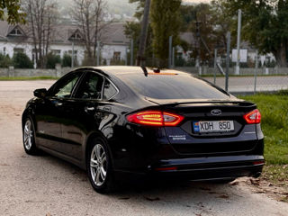 Ford Fusion foto 2