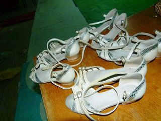 Обувь босоножки для танцев меняю на телефон !!! foto 2