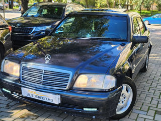 Mercedes C-Class foto 5