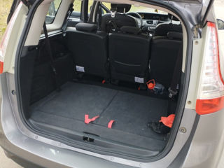 Renault Grand Scenic foto 2