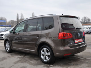 Volkswagen Touran foto 7