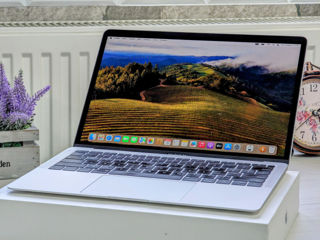 MacBook Air Retina 2019 (Core i5 8210Y/8Gb Ram/128Gb SSD/UHD Graphics/13.3" Retina) foto 4