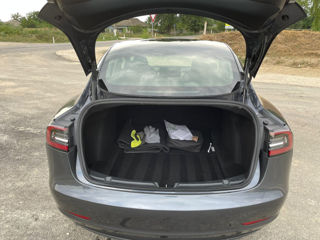 Tesla Model 3 foto 6