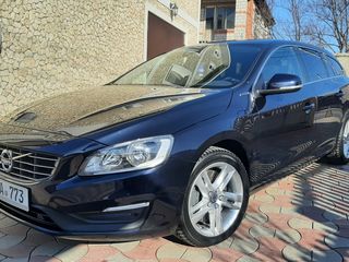 Volvo V60 foto 2