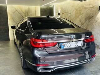 BMW 7 Series foto 2