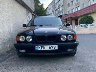 BMW 5 Series foto 1