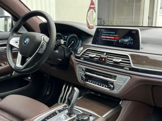 BMW 7 Series foto 9