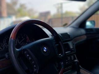 BMW 5 Series foto 4