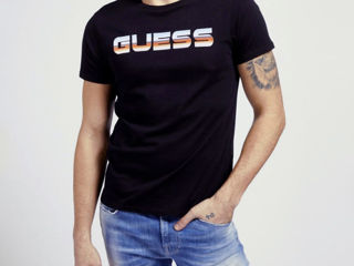 Футболки Guess оригинальные .